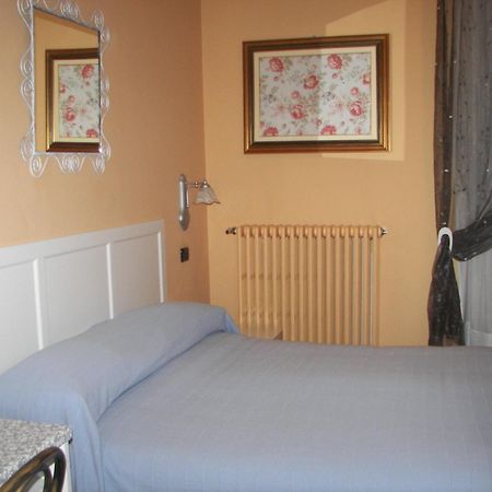 Albergo Sangrila Lanzo Torinese Buitenkant foto