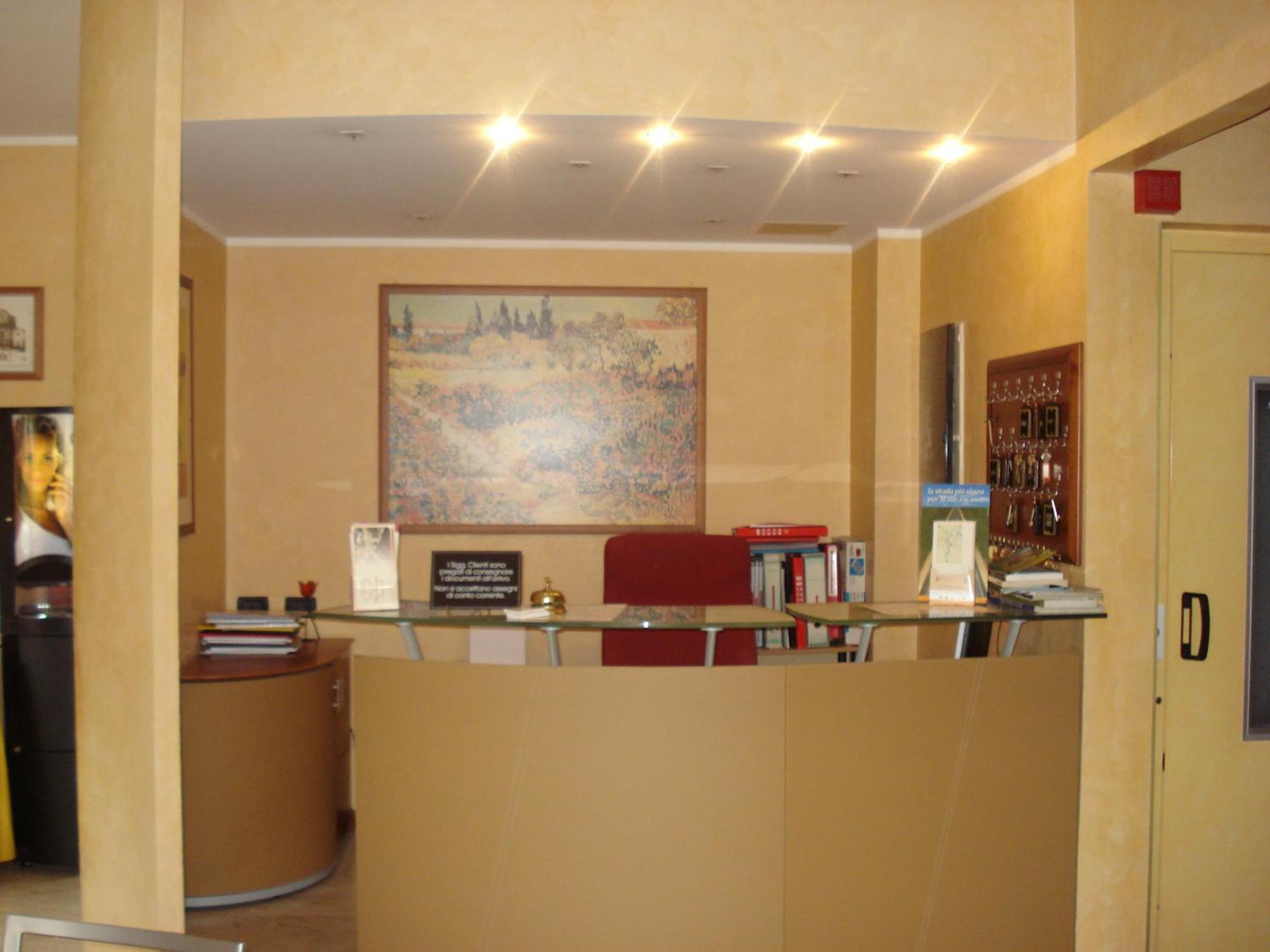 Albergo Sangrila Lanzo Torinese Buitenkant foto