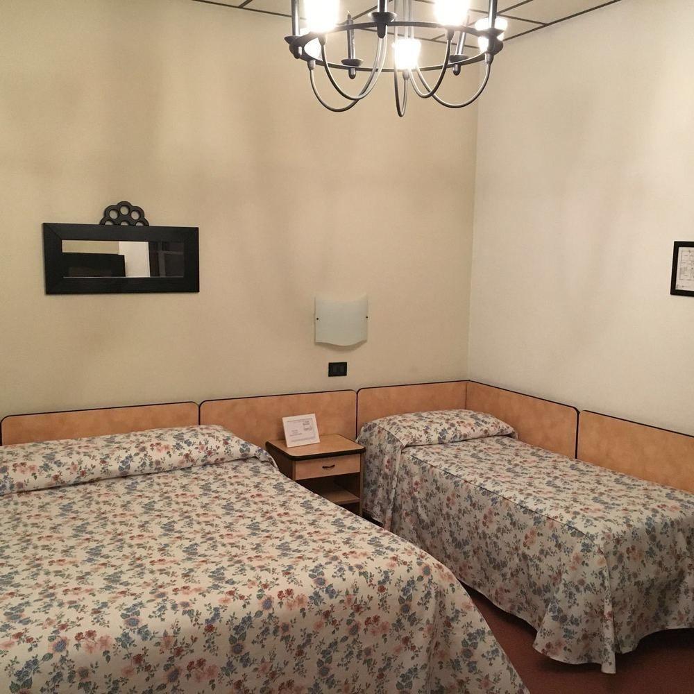 Albergo Sangrila Lanzo Torinese Buitenkant foto