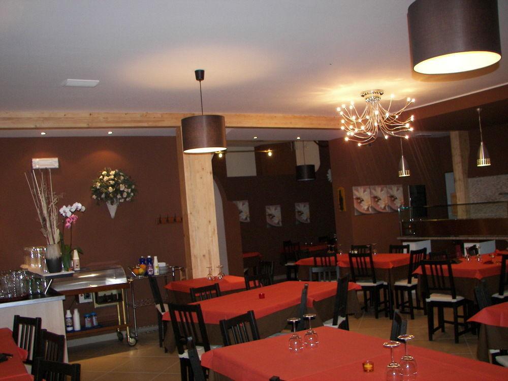Albergo Sangrila Lanzo Torinese Buitenkant foto